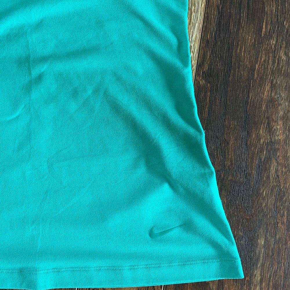 Bundle lululemon 🍋 & Nike Workout Top - Picture 9 of 10